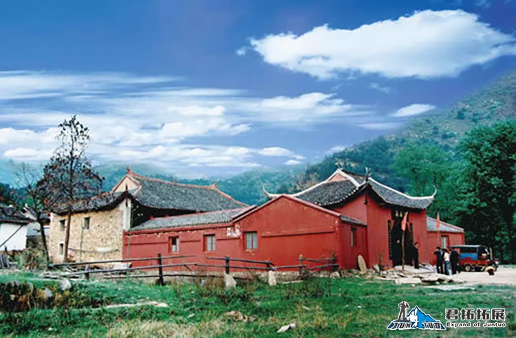 武漢黃陂區(qū)云霧山拓展基地